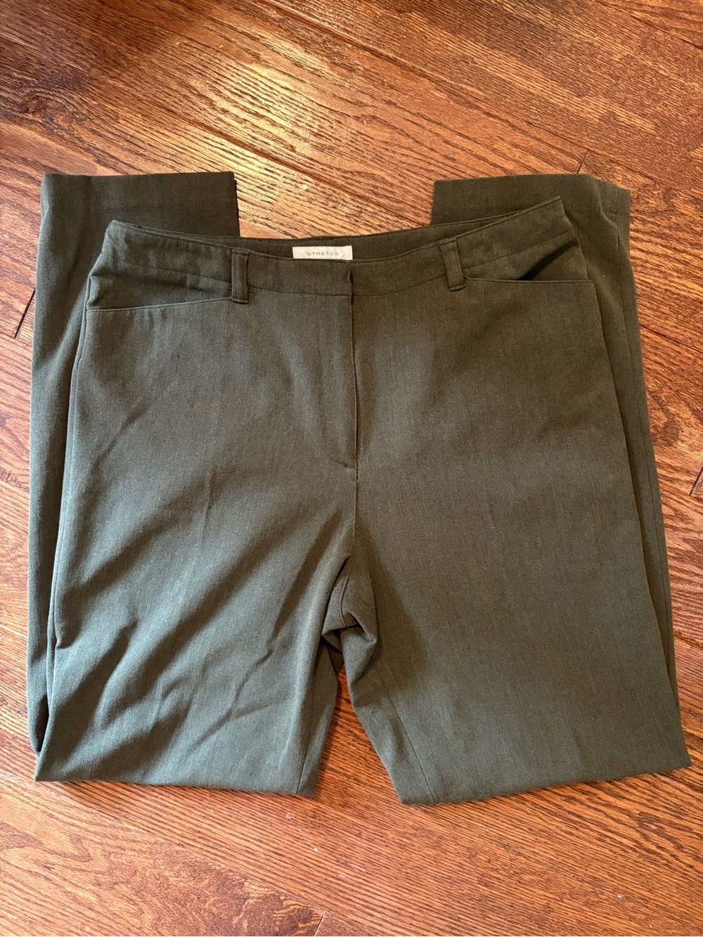 Jones New York woman’s Olive Dress Pants